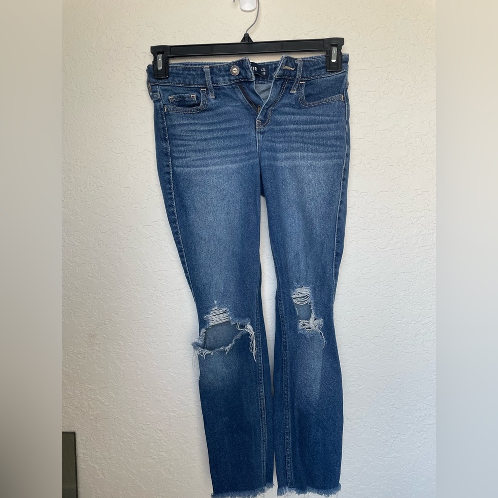 Hollister low rise super skinny crop jeans. Size 0R